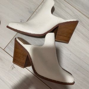 Chinese laundry mule boots